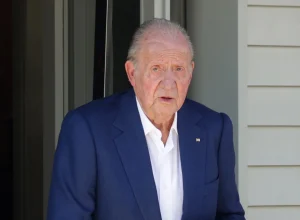 ex-rei-da-espanha-confirma-em-autobiografia-que-matou-irmao-adolescente