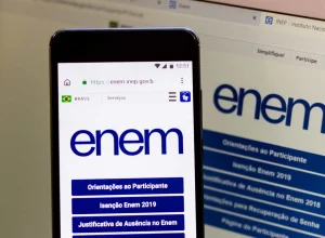 redacao-do-enem-de-2025-tem-envelhecimento-na-sociedade-brasileira-como-tema