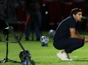 palmeiras-perde-mais-um-titular-para-classico-contra-o-santos;-veja