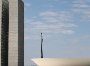 lider-da-bancada-ruralista-quer-incluir-acoes-do-mst-no-pl-antifaccao