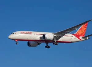 aviao-da-air-india-faz-pouso-de-emergencia-por-ameaca-de-bomba