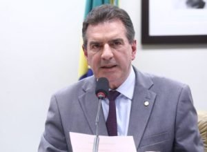 comissao-aprova-regras-para-municipios-regularem-servicos-de-taxi-e-transporte-por-aplicativo