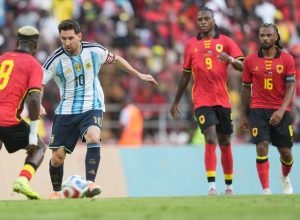 messi-e-ovacionado,-e-argentina-vence-angola-em-amistoso-em-luanda