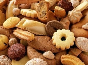 fabricante-e-supermercado-pagarao-4-mil-de-indenizacao-por-larvas-em-biscoitos