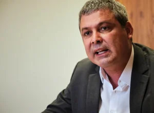 lindbergh-propoe-mudanca-em-regra-de-cassacao-de-mandato-por-faltas