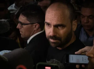 stf-torna-eduardo-bolsonaro-reu-por-atuacao-nos-eua