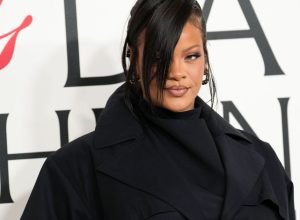 rihanna-faz-primeira-aparicao-publica-com-a-filha;-veja-foto