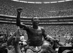 riserio-exalta-negritude-de-pele-e-se-perde-em-digressoes