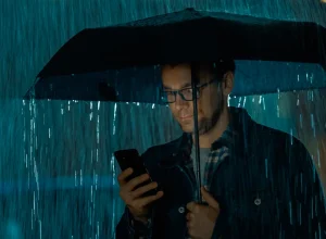 e-seguro-mexer-no-celular-durante-uma-tempestade?-entenda