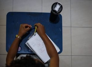 brasil-deve-levar-16-anos-para-superar-desigualdade-racial-no-ensino-medio,-diz-estudo