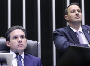 ‘quem-votou-contra-tem-que-hoje-dar-sua-cara-a-tapa’,-diz-hugo-motta-sobre-pl-antifaccao