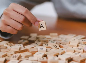 dicionario-de-cambridge-elege-parassocial-como-a-palavra-do-ano;-entenda