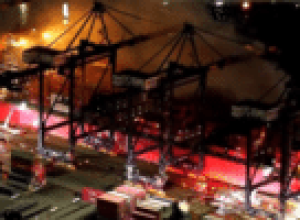 incendio-em-navio-cargueiro-causa-explosao-em-porto-de-los-angeles