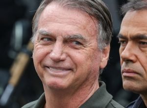 bolsonaro-e-preso-e-vai-para-superintendencia-da-pf