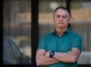 ‘por-conta-de-uma-vigilia?’,-reclamou-bolsonaro-ao-ser-preso,-diz-aliado