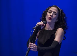 caetano,-marisa-monte-e-marina-sena-cobram-etica-no-uso-da-ia-na-musica