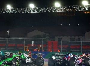 formula-1:-bortoleto-abandona-gp-de-las-vegas-apos-nova-batida-com-stroll