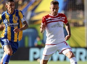 estudiantes-protesta-contra-titulo-do-rosario-central-na-argentina;-veja