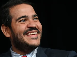 indicado-ao-stf,-messias-elogia-alcolumbre-e-diz-que-vai-ouvir-‘preocupacoes’-dos-senadores