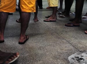 lei-de-drogas:-raca-define-trajetoria-de-acusados-no-rio,-diz-pesquisa