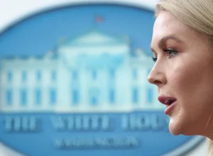 servico-de-imigracao-dos-eua-detem-brasileira-mae-de-sobrinho-da-porta-voz-da-casa-branca