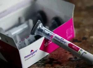 versoes-falsas-e-manipuladas-de-mounjaro-e-ozempic-trazem-riscos-a-saude