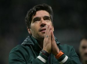 abel-ferreira-diz-que-fica-no-palmeiras-ate-2027;-nao-ha-multa