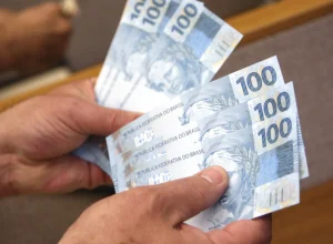 massa-de-renda-no-brasil-alcancou-novo-recorde-aos-r$-357,265-bi,-aponta-ibge