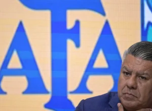 titulo-dado-de-surpresa-abre-crise-no-campeonato-argentino-e-opoe-idolos-do-futebol