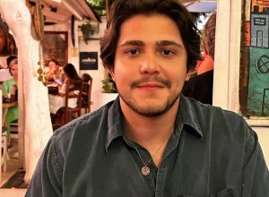 cantor-denuncia-morte-do-cao-apos-fogos-na-final-da-libertadores