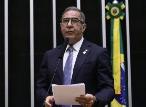 relator-mantem-escala-6×1-com-limite-de-40h-mesmo-apos-critica-do-governo