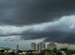 quarta-(3)-deve-ser-chuvosa-e-com-temperatura-maxima-de-26°c-em-sp