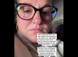 mulher-chora-em-voo-apos-passageiro-enviar-mensagem-cruel-sobre-ela