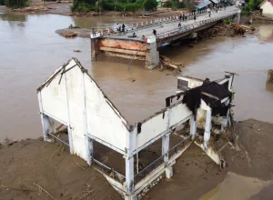 numero-de-mortos-nas-cheias-na-indonesia-ja-ultrapassa-os-800