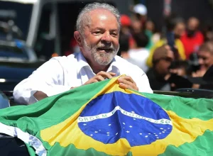 ibge:-em-um-ano,-8,6-milhoes-de-brasileiros-deixaram-a-pobreza,-e-1,9-milhao-sairam-da-miseria