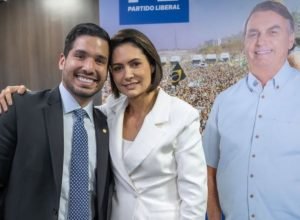 analise:-“bolsonaro-de-papelao”-e-estrategia-arriscada-para-eleicoes