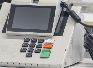 tse-encerra-teste-publico-de-seguranca-das-urnas-eletronicas-para-2026