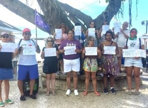 protestos-contra-feminicidios-mobilizam-cidades-brasileiras;-rio-das-ostras-registra-ato-na-praia-do-centro