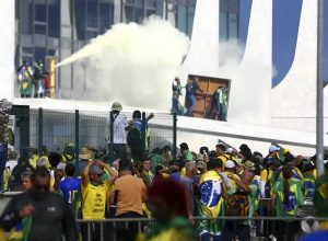 camara-aprova-projeto-que-reduz-penas-dos-condenados-pelo-8-de-janeiro