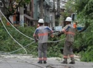 prefeitura-acusa-enel-de-manter-frota-parada-com-2-milhoes-sem-energia