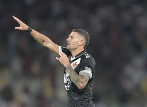 vasco-2-x-1-fluminense:-veja-o-gol-de-vegetti-no-ultimo-minuto-do-classico