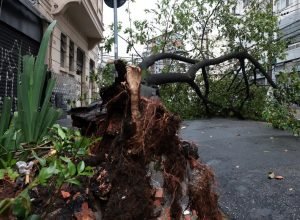 em-embu-guacu,-em-sp,-apagao-deixa-61%-dos-moradores-sem-luz