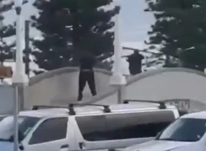 atentado-em-praia-de-sydney-deixa-dez-mortos;-dois-suspeitos-detidos