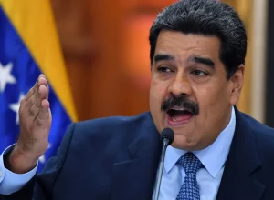 ditador-da-belarus-oferece-asilo-a-maduro-em-meio-a-tensao-com-estados-unidos