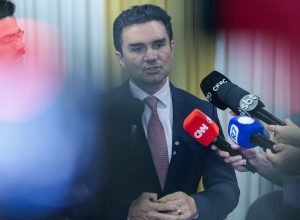 celso-sabino-anuncia-saida-do-ministerio-do-turismo