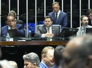 senado-aprova-pl-que-reduz-penas-de-condenados-do-8/1-e-trama-golpista