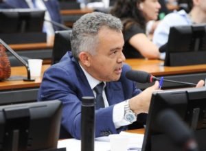 comissao-aprova-ressarcimento-a-cartorios-por-atos-gratuitos-e-moderniza-regras-para-casamento