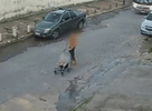 pai-e-filmado-abandonando-filho-de-6-meses-dentro-de-carrinho-em-rua-de-mg