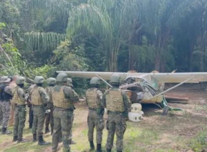 fab-intercepta-aeronave-da-venezuela-na-reserva-indigena-yanomami