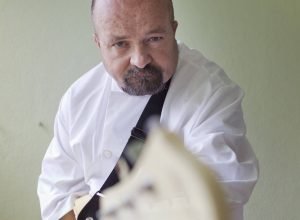 garotos-podres-diz-que-foi-alvo-de-inquerito-pela-musica-‘papai-noel,-velho-batuta’